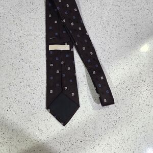 Michael Kors 100% Silk  Men's Necktie Geometric